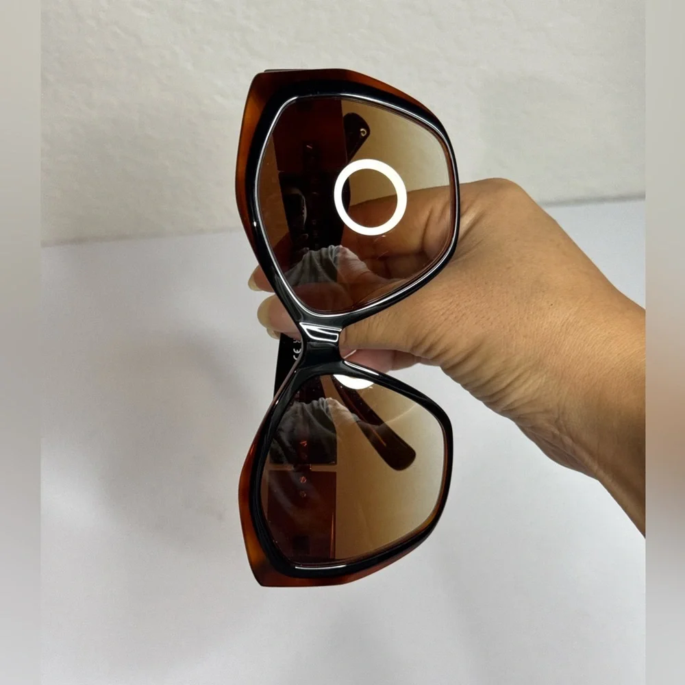 LONGCHAMP LO712S 011 Sunglasses Black Havana Frame Brown Gradient Lenses